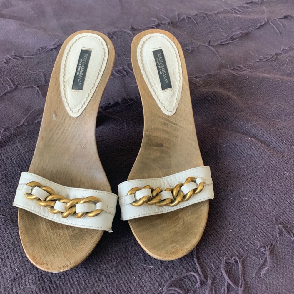 Dolce & Gabbana White sandal with wooden heels